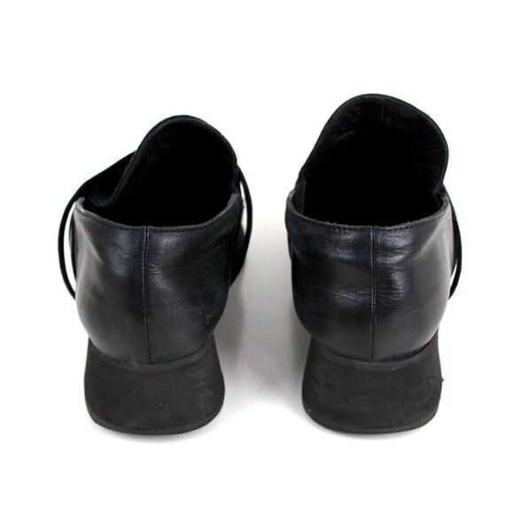 LD Tuttle BLACK GENUINE LEATHER COMFORT LOAFER FLATS FLAT ROUND SHOES Sz 10/40 - Picture 4 of 11